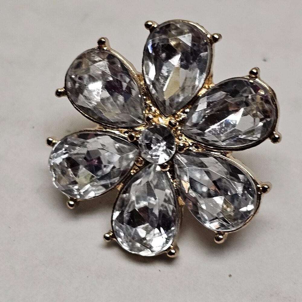 Crystal Clear Lapel Brooch Flower Petals Shape Hat Jacket Shirt Scarf Pin CN